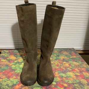 ZIGI SOHO SIZE 8 PULL ON KNEE BOOT NEW - NO BOX